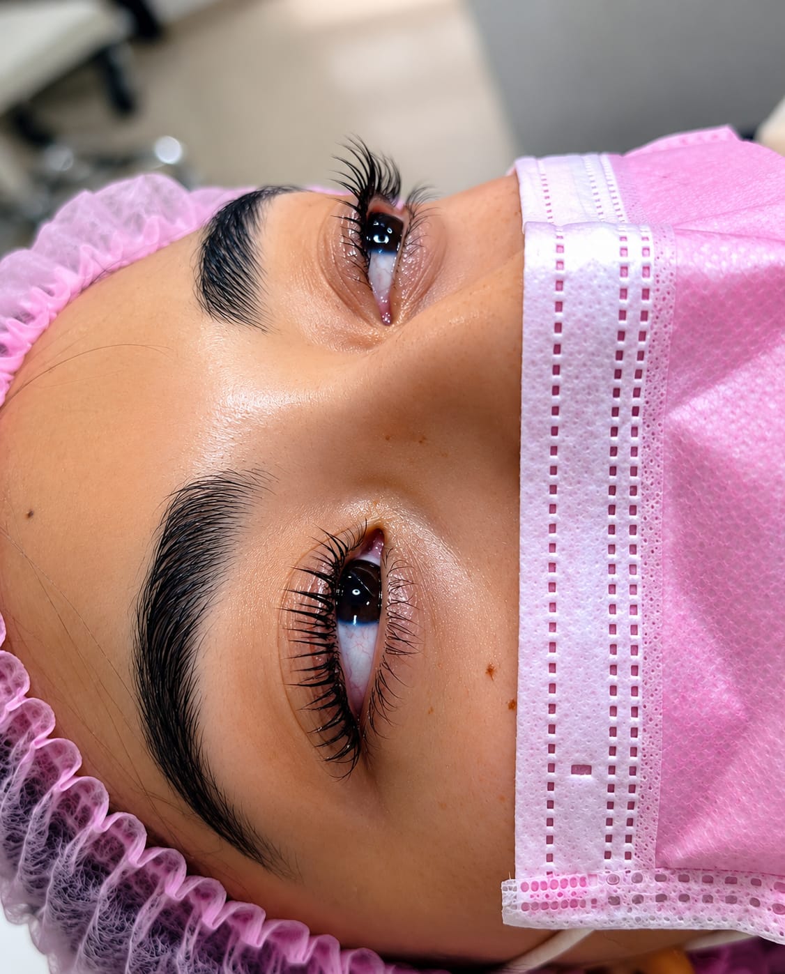Geraldine Cardona, especialista en cejas y pestañas en Bogotá